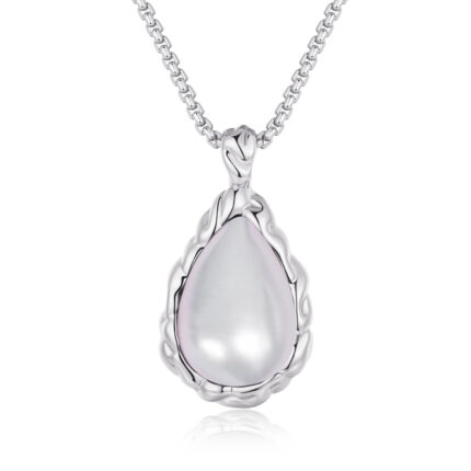 Elegant Teardrop Mother of Pearl Necklace